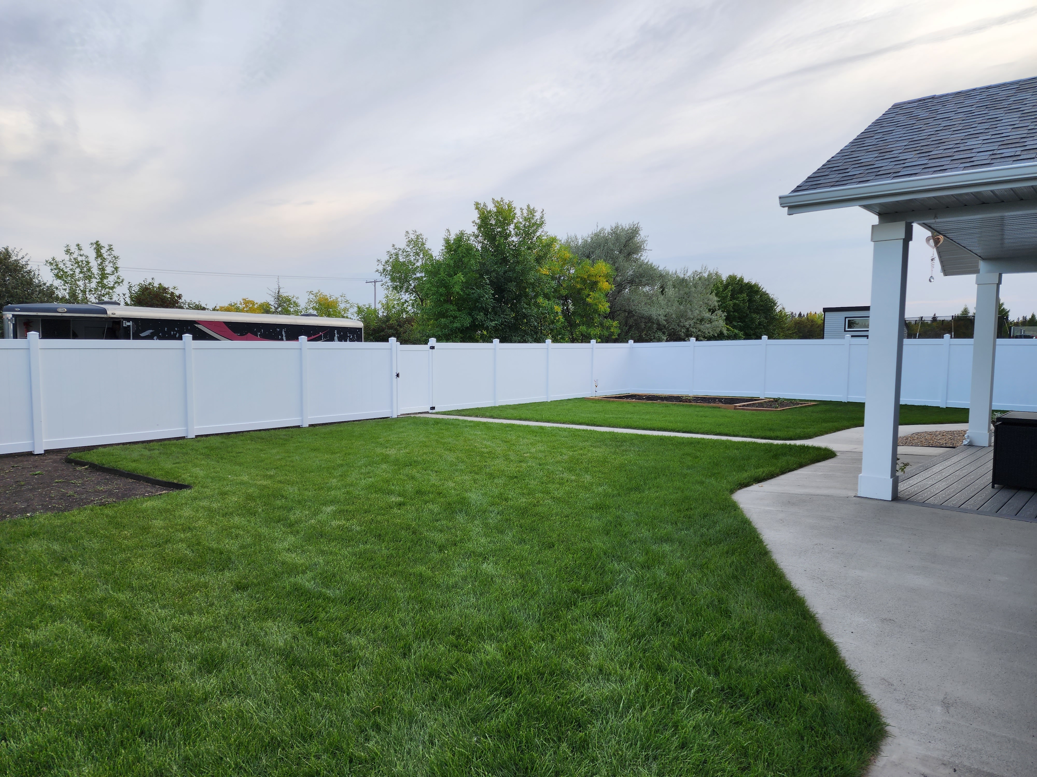 A beautiful residential fence project